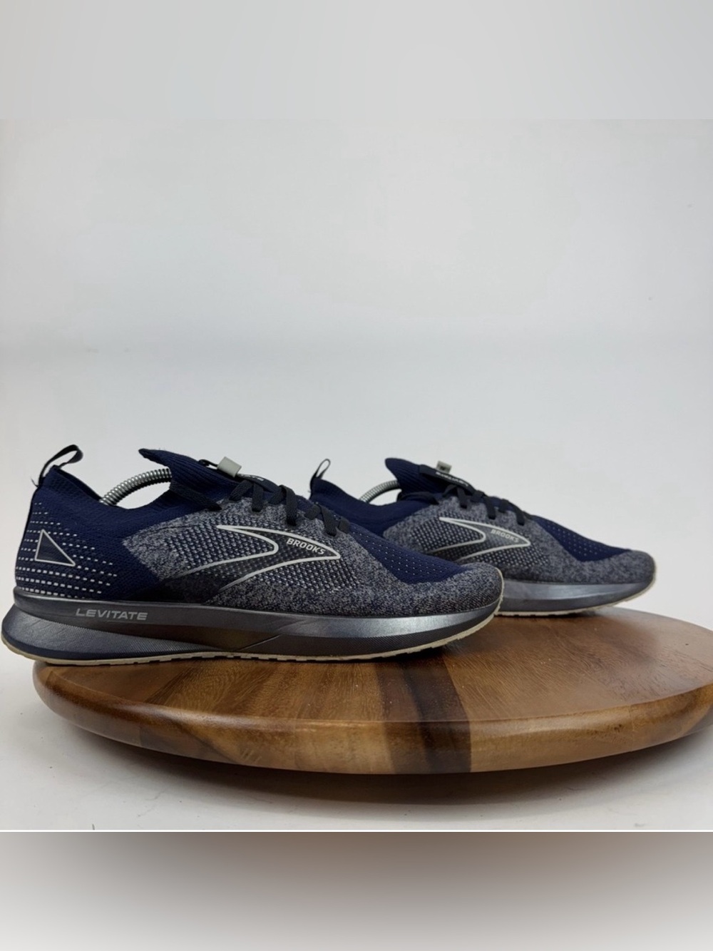 Mens Brooks Levitate 5 Blue Gray Athletic Running Sneakers Shoes Size 10.5 D GUC